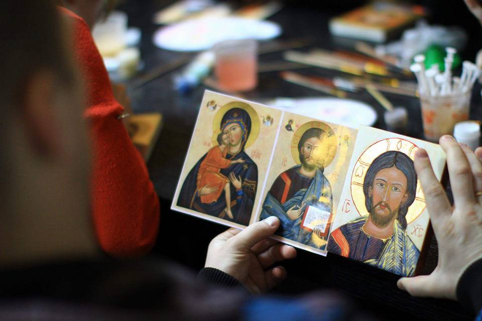 Молитва пензлем: як у Львові навчають писати ікони