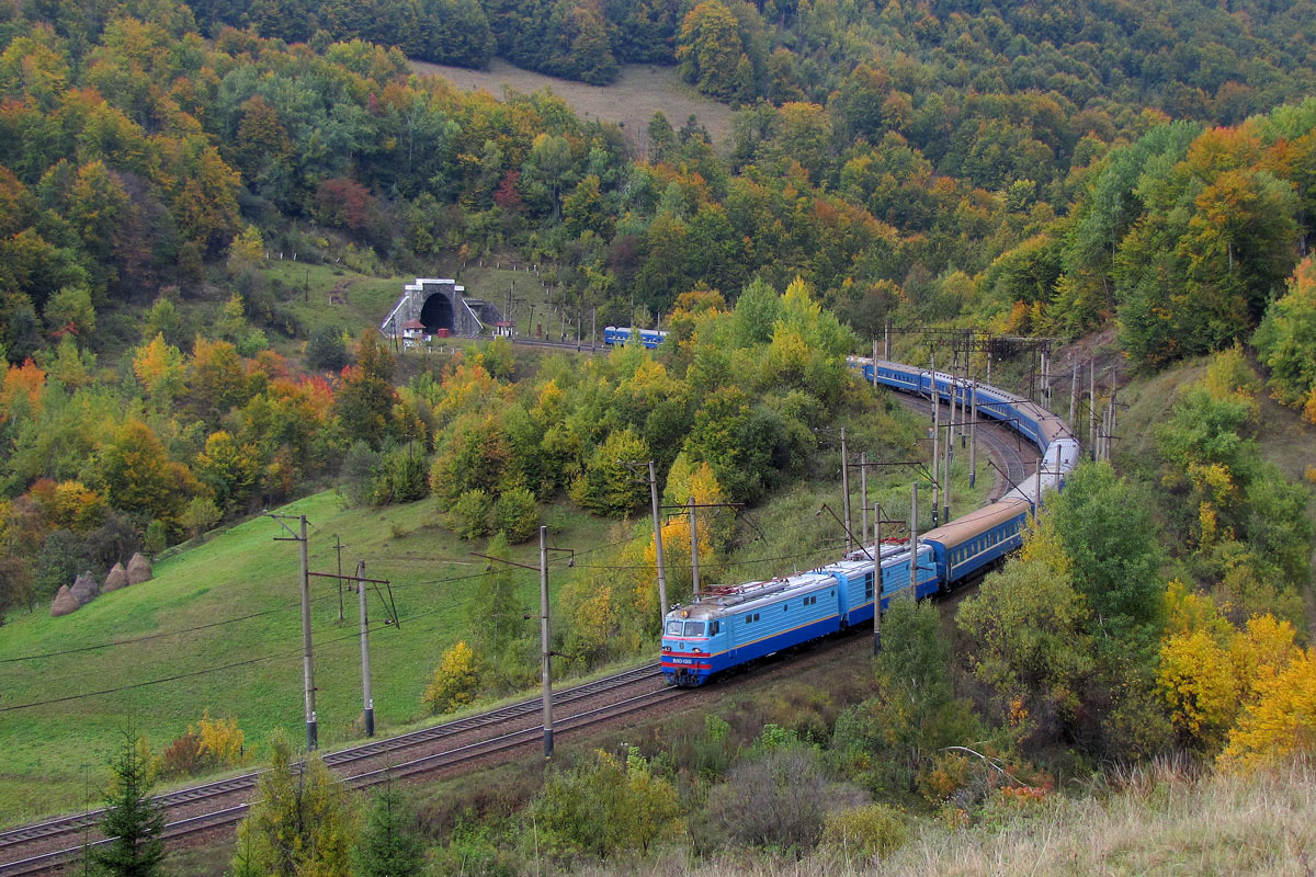 Перші в Україні веловагони запустили між Львівщиною та Закарпаттям