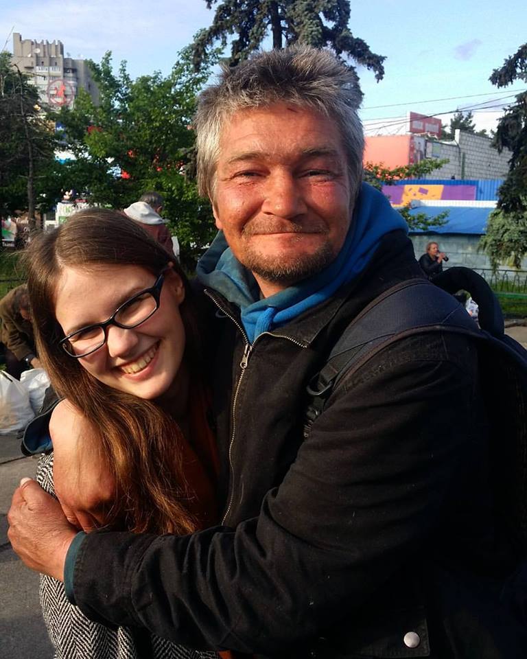 Рух "Молодь за мир" вперше обідатиме з бездомними у Харкові