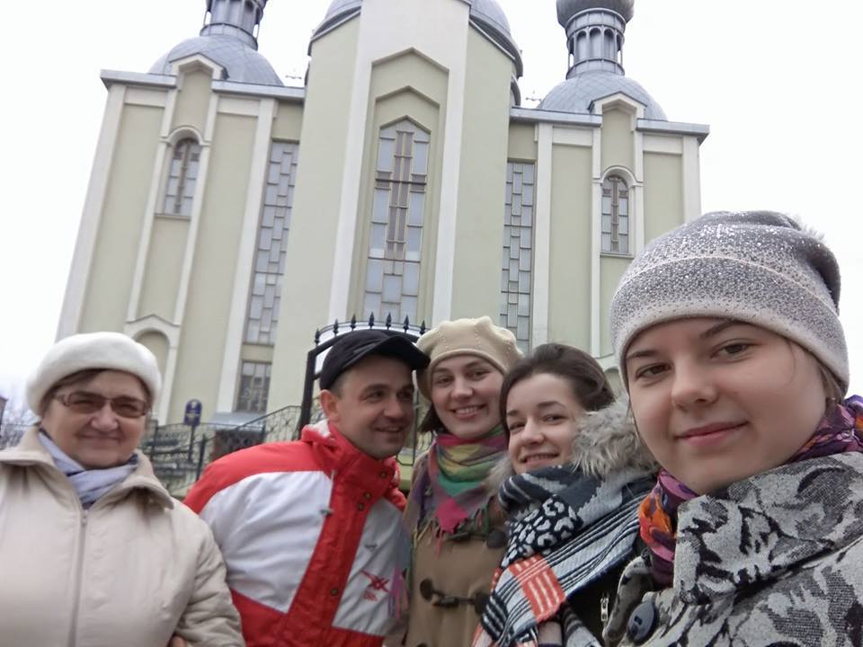 Зроби селфі біля церкви!