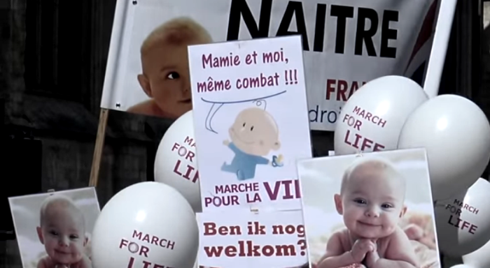 Молодь  pro-life пройшла Брюсселем із білими трояндами в руках