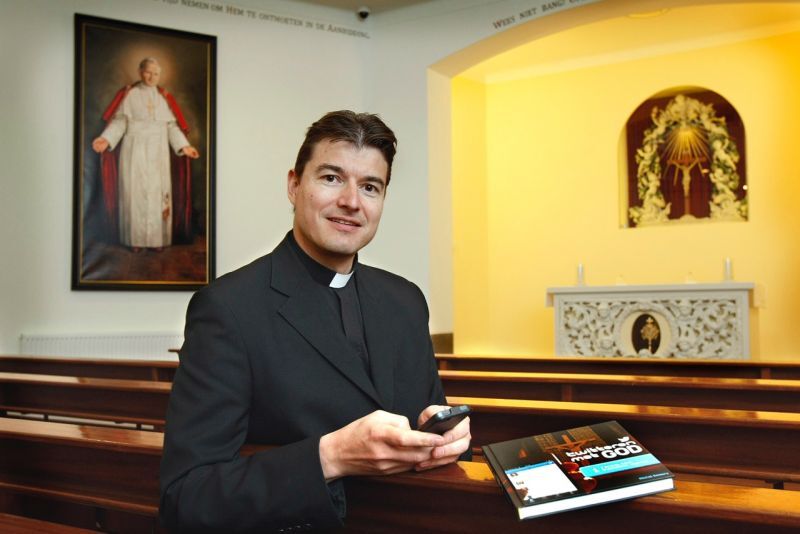 „Твіти з Богом“. Львівські запитання до о. Мішеля Ремері