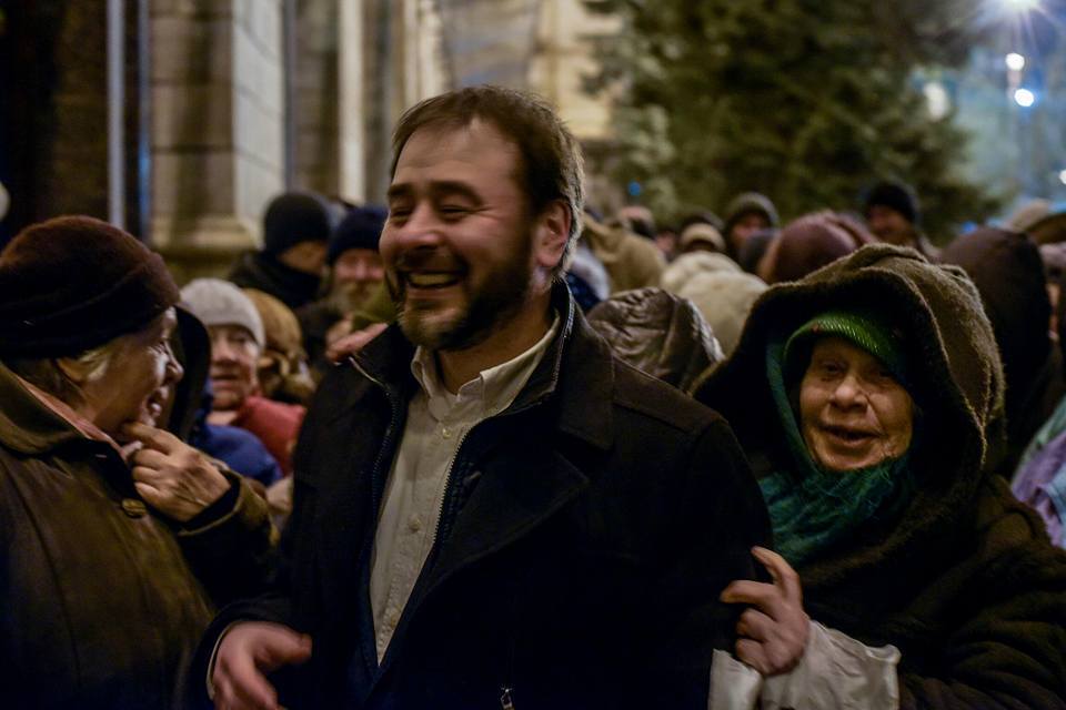 Молитва, бідні і мир: приклад живої віри у вчинках