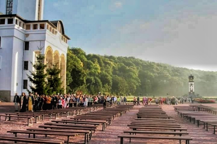 Моє літо пахне прощею...