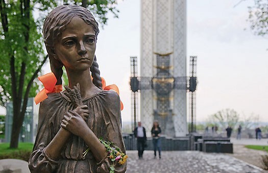 Засвітімо в цю суботу свічку пам’яті у наших вікнах