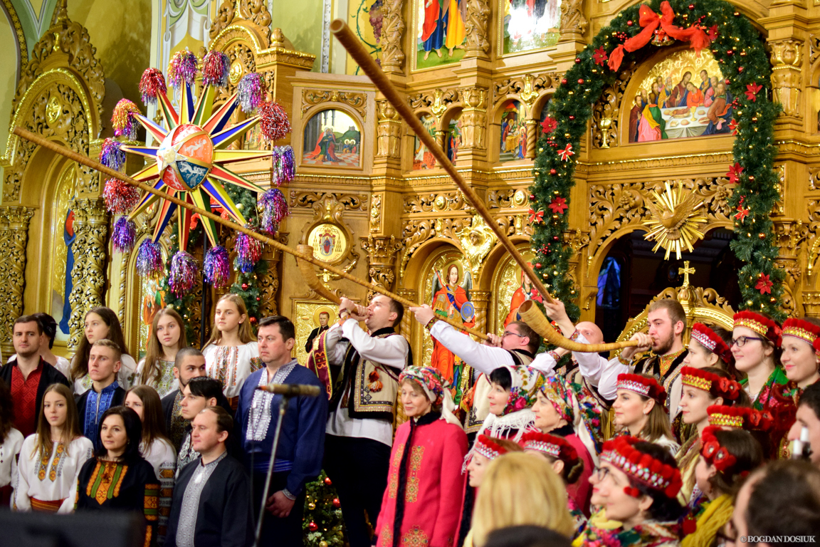 У Франківську урочисто відкрили фестиваль «Коляда на Майзлях»