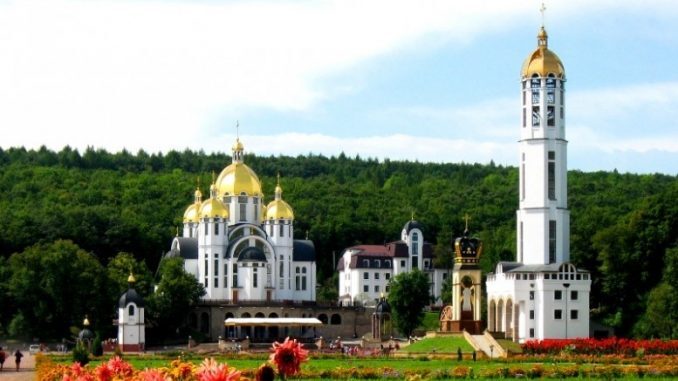 Що цікавого чекає молодь на прощі у Зарваниці