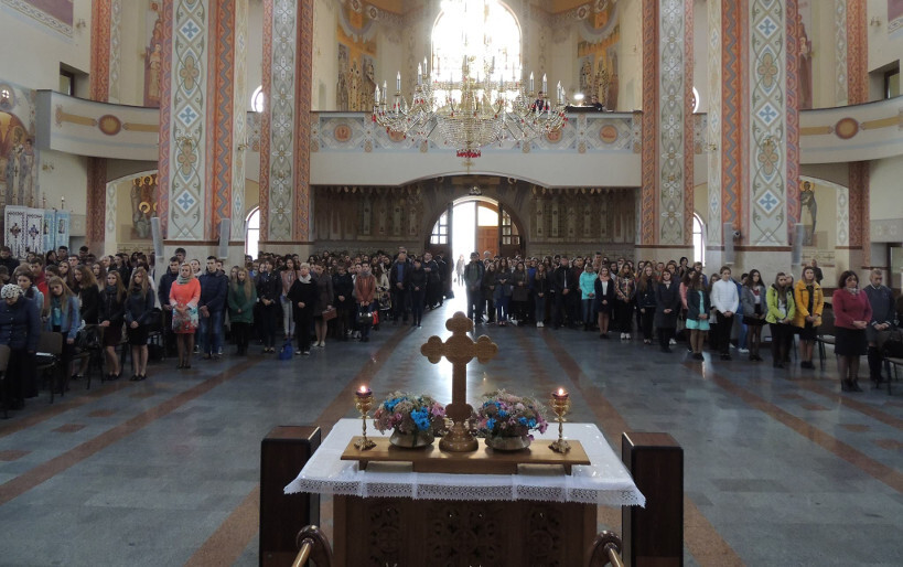 Молитись вдома, а не у храмі – це як говорити з батьками телефоном, замість того, щоб провідати…