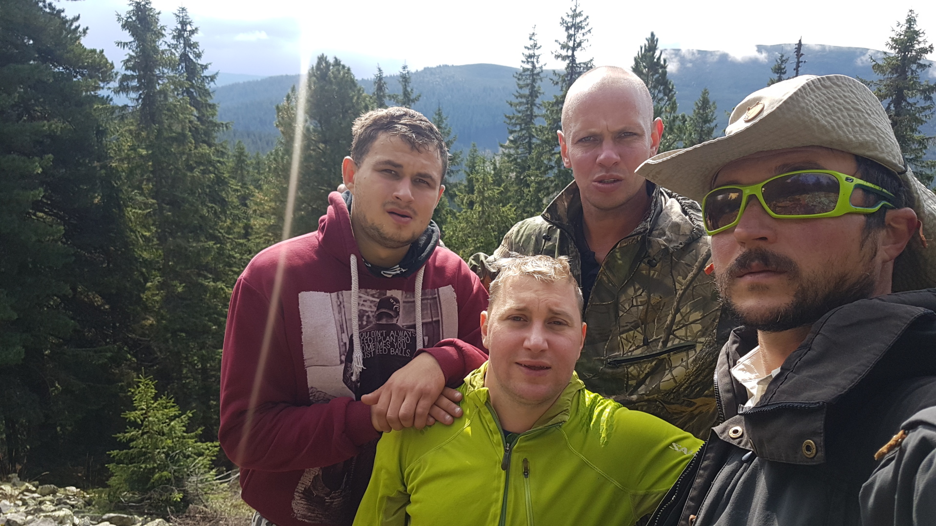 Колишні ув’язнені пішли у похід Карпатами, який організували волонтери УГКЦ