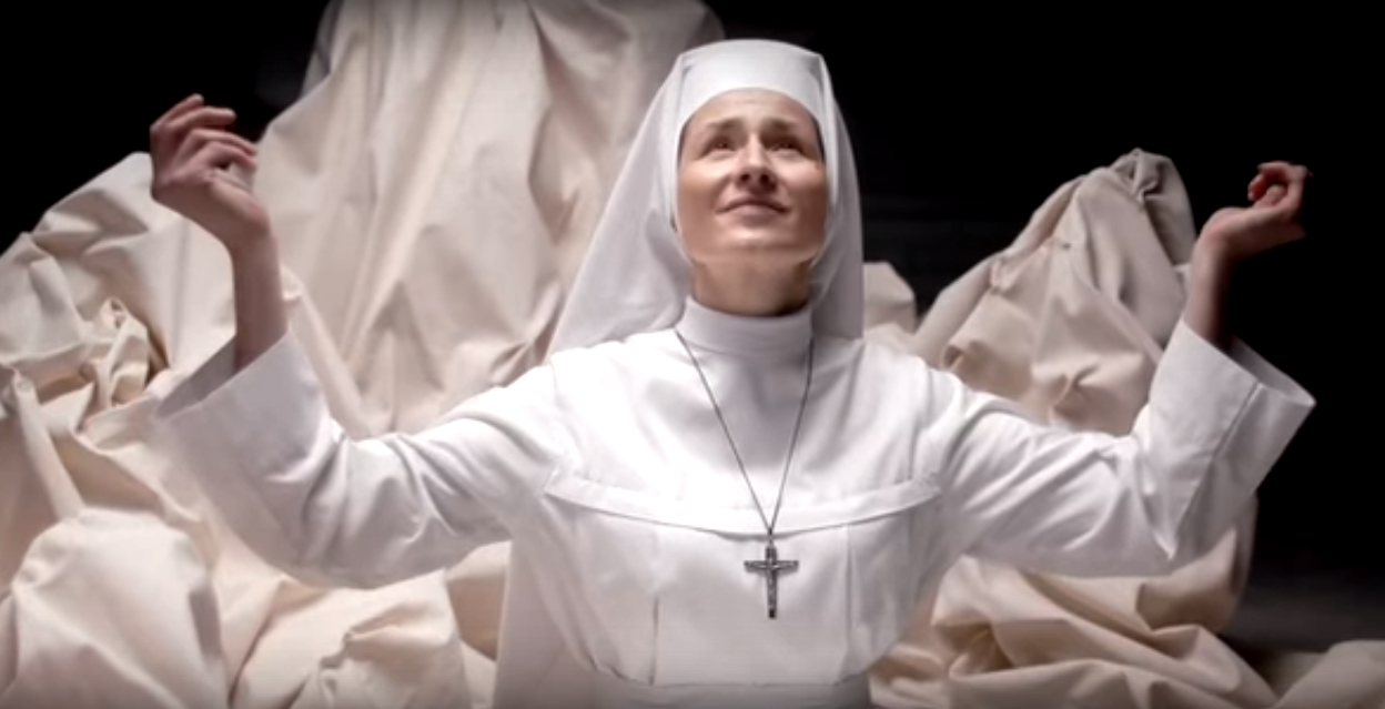 Кліп черниці за 3 дні зібрав 50 тис переглядів у Youtube