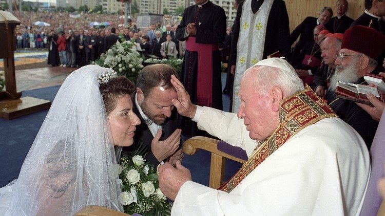 Відпливи на глибінь! Четвертий день візиту Папи Івана Павла ІІ до України