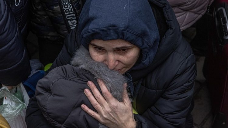 Кардинал Паролін: досить вже хаосу війни, ніколи не пізно знайти порозуміння