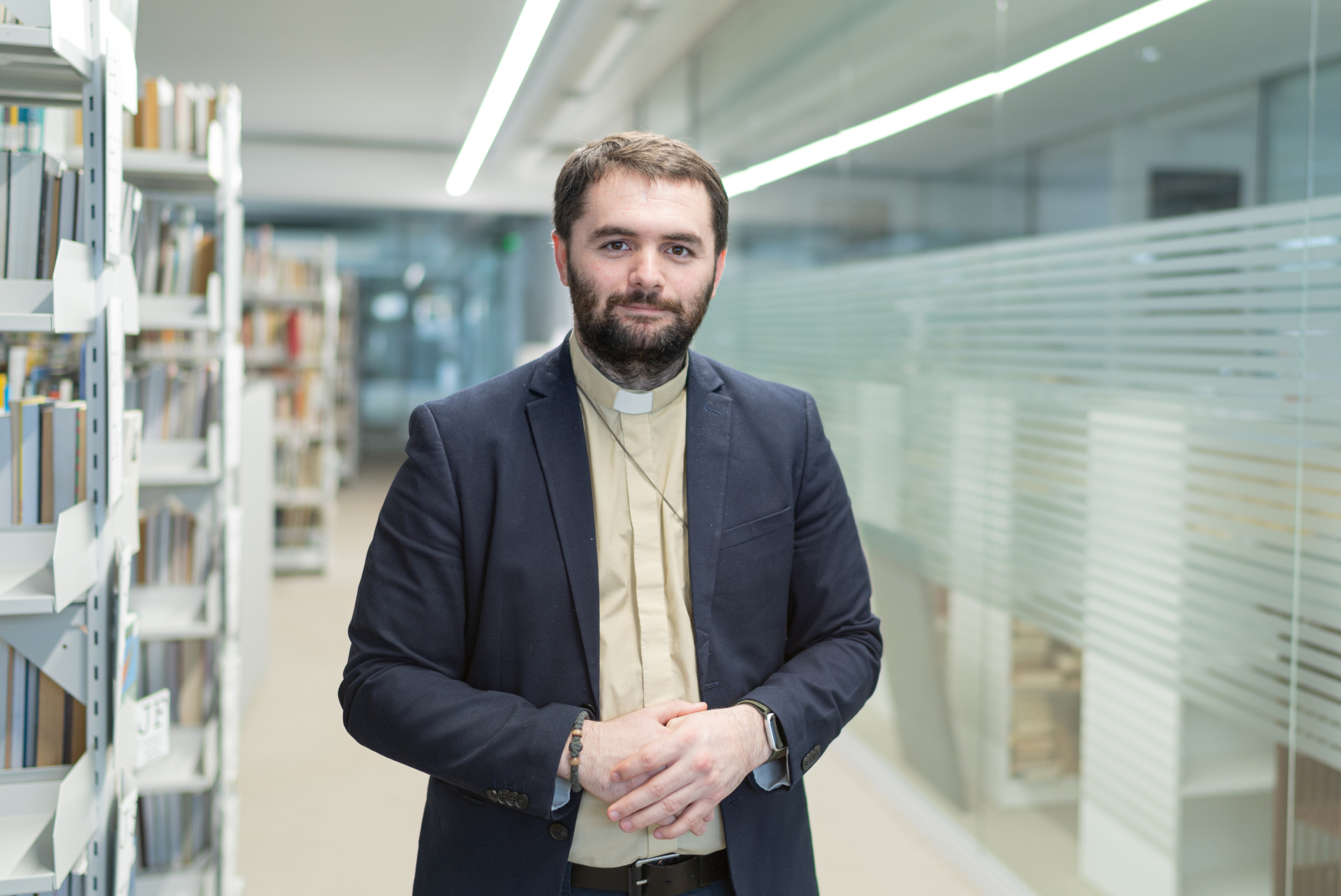 “Великдень — це не про освячену ковбасу з писанкою, а про турботу за всіх, хто поруч”, — о. Андрій Шестак про Воскресіння у час війни