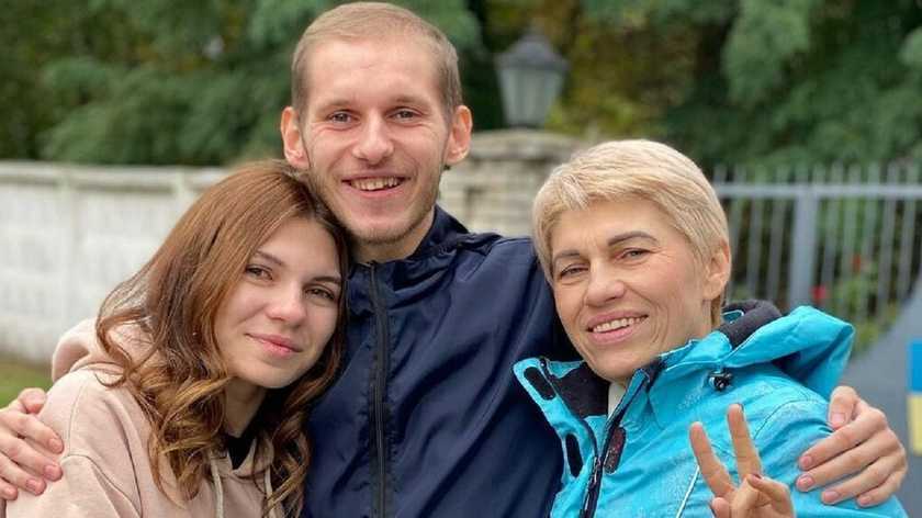 "Я тихенько читав “Отче наш”, молився та розмовляв з Богом",- звільнений з полону захисник України