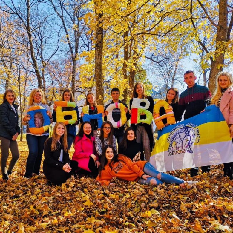 Започаткували Обнова-фест, поєднали 15 пар та гартують українців: історія товариства у Чернівцях, яке відзначило 25-річчя