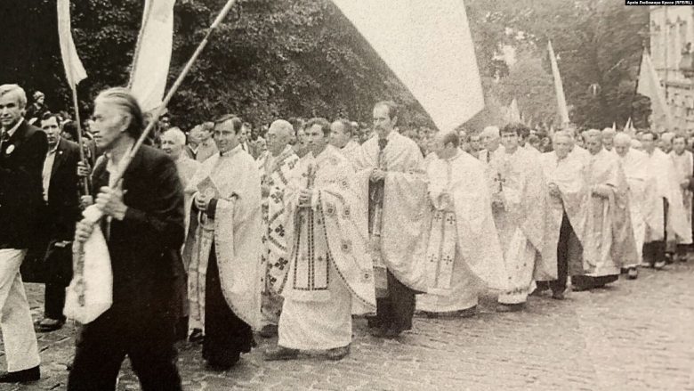 29 жовтня 1989 року УГКЦ вийшла із підпілля і вимагала легалізації від Кремля