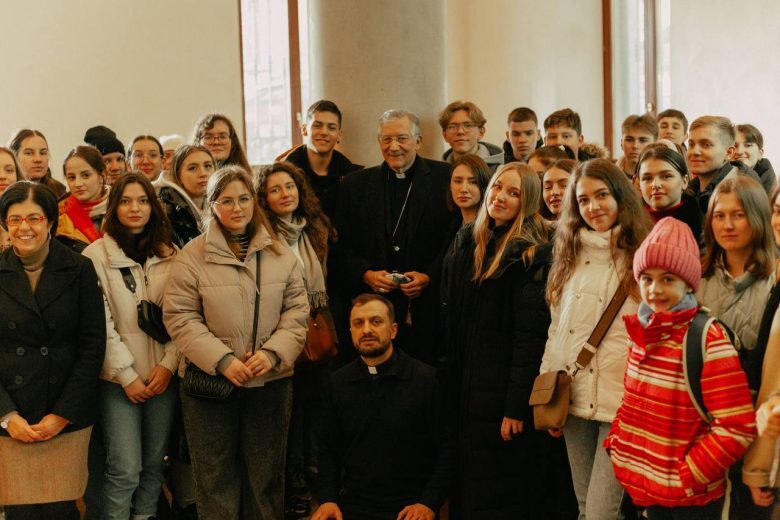 «Справедливий мир означає, що права людей є забезпеченні», — Патріарх Венеції, до української молоді