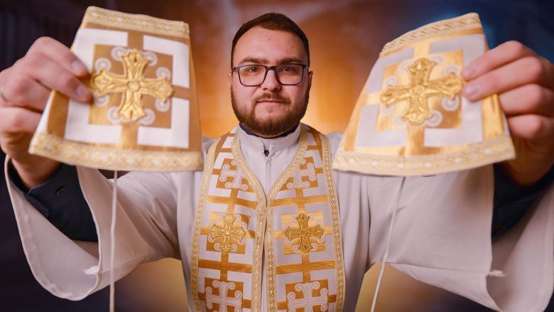 ОДЯГ СВЯЩЕННИКА: Що означає? Яке значення кольорів? Чому він такий дивний?