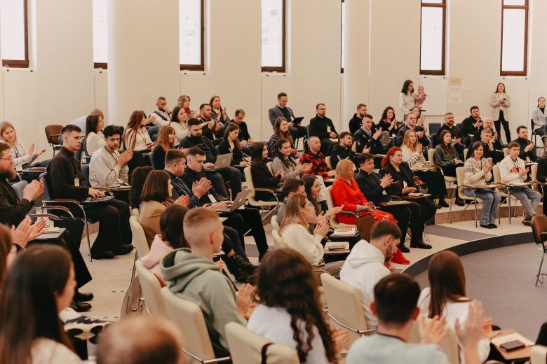 «Ми є глобальна Церква — з молоддю і для молоді!» — отець Роман Демуш під час Форуму молодіжного душпастирства